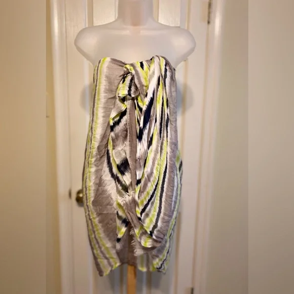 Pretty beach striped sarong with fringes (navy/gray/white/yellow), 84”W x. 29”L - Picture 5 of 7